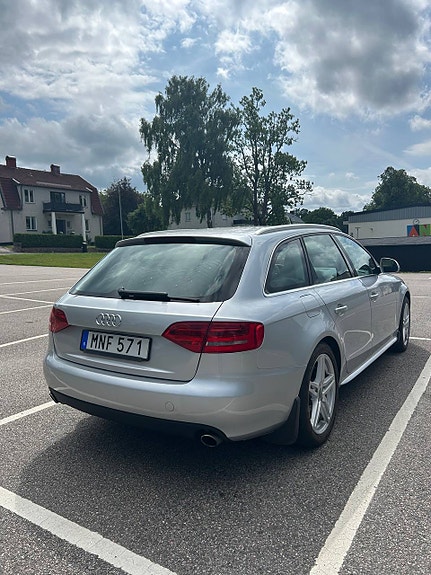 Audi A4 5 of 17