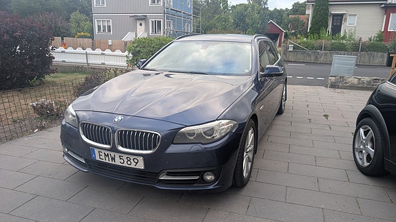 BMW 520d 2 of 5