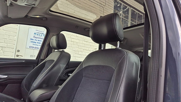 Ford S-MAX 9 of 23