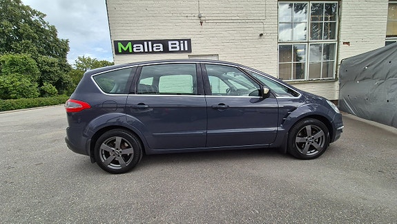 Ford S-MAX 8 of 23