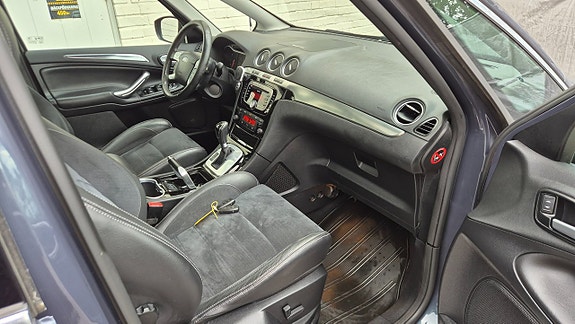Ford S-MAX 11 of 23