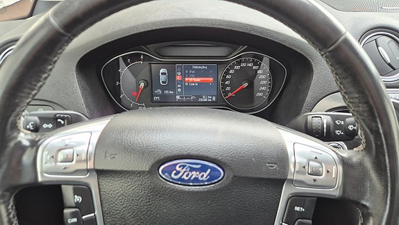 Ford S-MAX 18 of 23