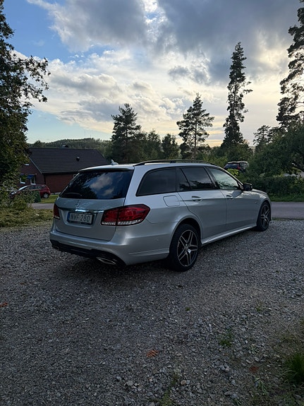 Mercedes-Benz E220 6 of 6