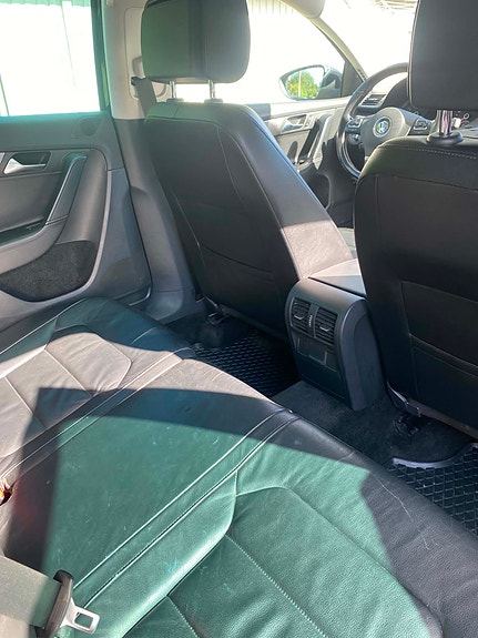 Volkswagen Passat 10 of 30