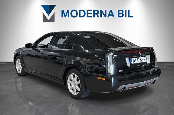 Cadillac STS 3 of 19