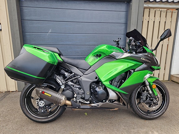 Kawasaki Ninja Z1000SX 2 of 3