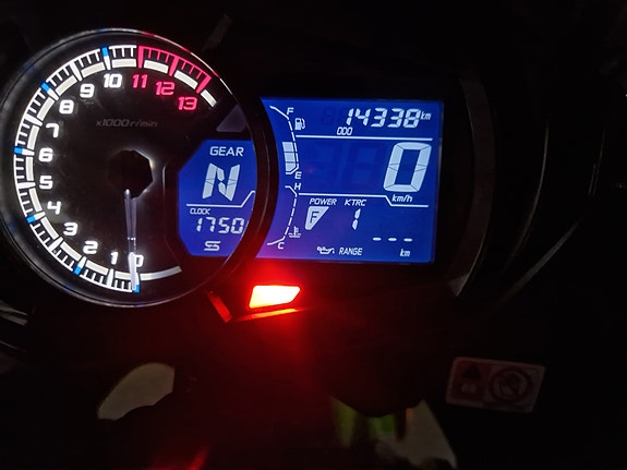 Kawasaki Ninja Z1000SX 3 of 3