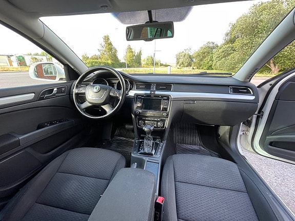 Skoda Superb 17 of 25