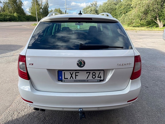 Skoda Superb 8 of 25