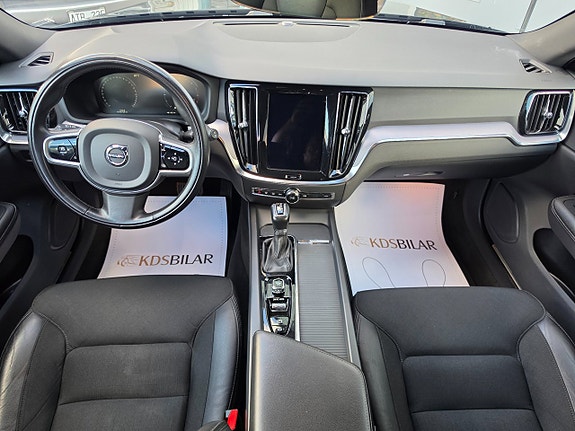 Volvo V60 Cross Country 8 of 15
