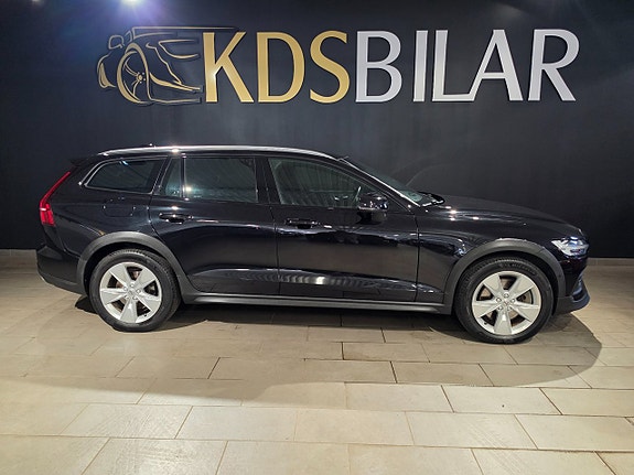 Volvo V60 Cross Country 4 of 15