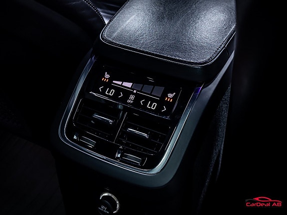 Volvo XC90 17 of 30