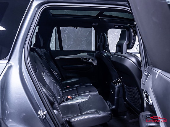 Volvo XC90 16 of 30