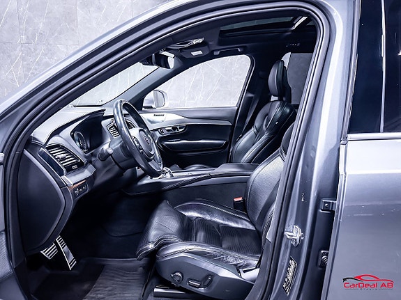 Volvo XC90 10 of 30