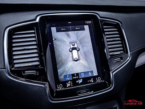 Volvo XC90 29 of 30
