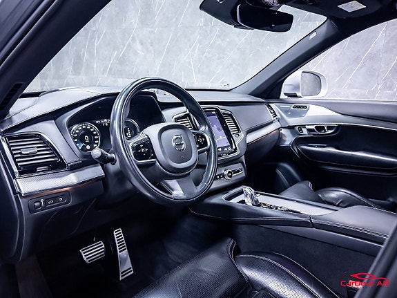 Volvo XC90 11 of 30