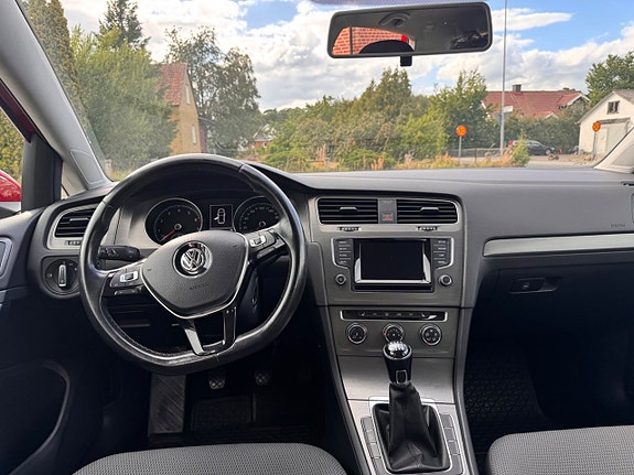 Volkswagen Golf VII 9 of 13