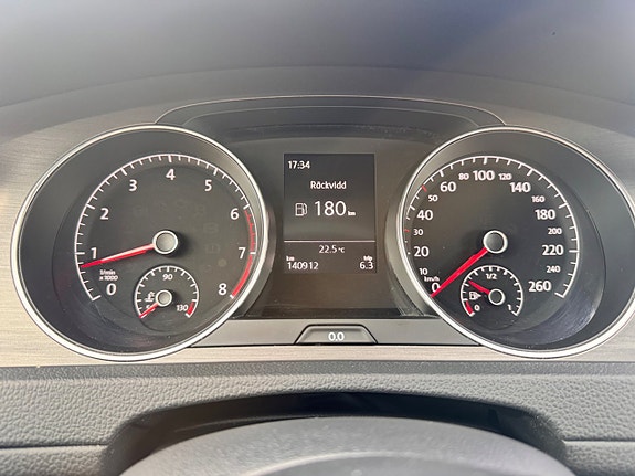 Volkswagen Golf VII 13 of 13