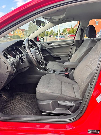 Volkswagen Golf VII 10 of 13