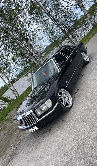 Mercedes-Benz 300 SE 2 of 10