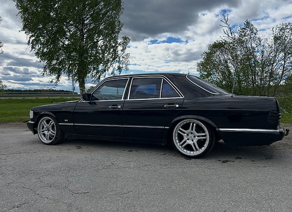 Mercedes-Benz 300 SE 3 of 10