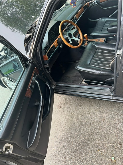 Mercedes-Benz 300 SE 5 of 10