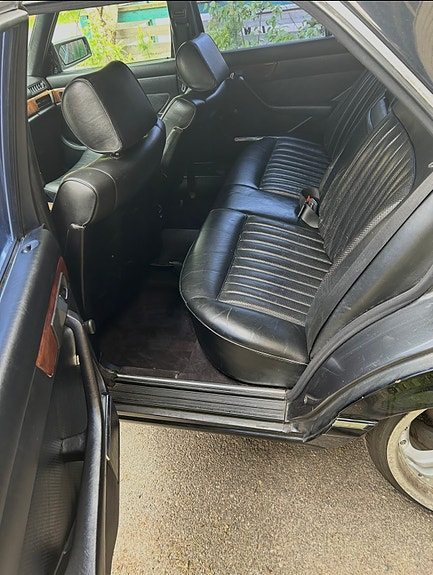 Mercedes-Benz 300 SE 7 of 10