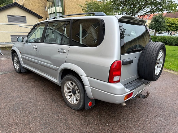 Suzuki Grand Vitara 4 of 9