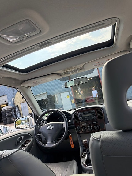 Suzuki Grand Vitara 8 of 9
