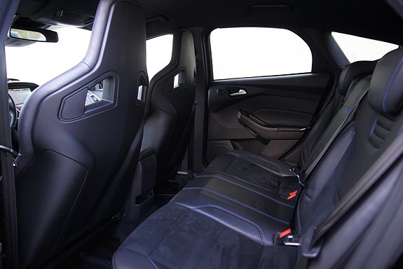 Ford Focus 13 of 23