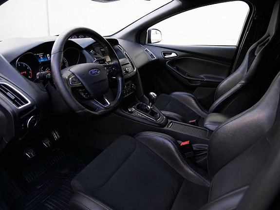 Ford Focus 16 of 23