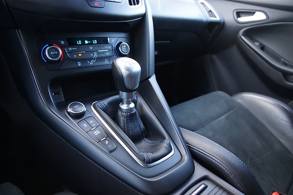 Ford Focus 23 of 23