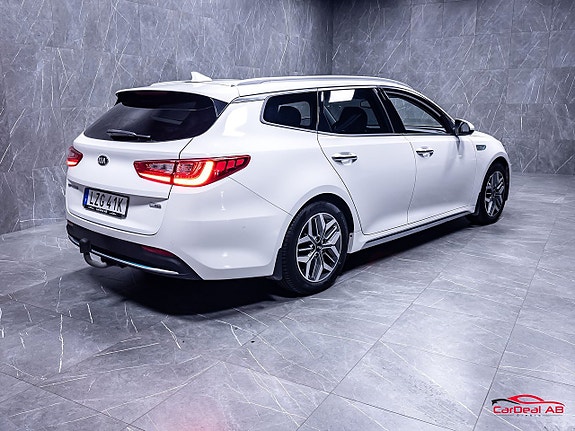 Kia Optima 7 of 30