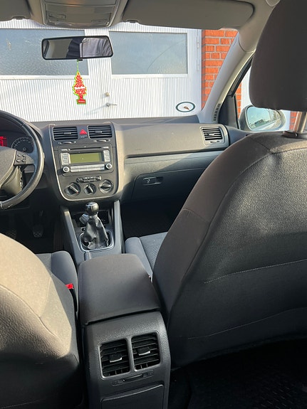 Volkswagen Golf V 8 of 9