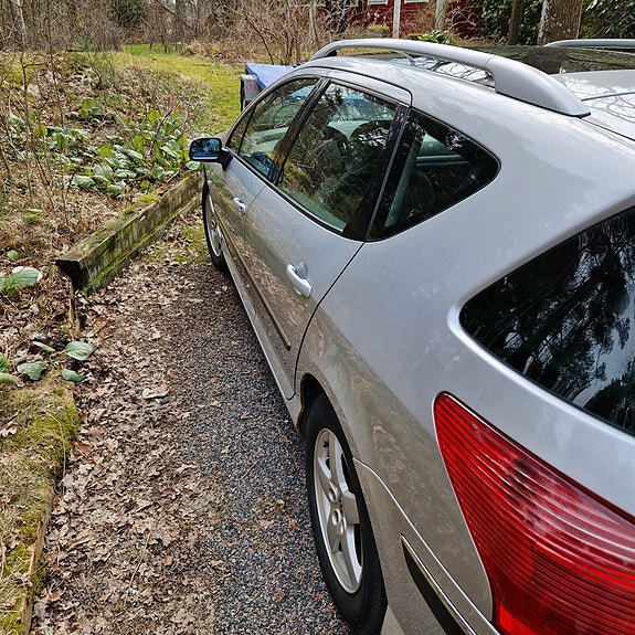 Peugeot 407 2 of 6