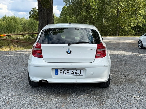 BMW 118d 6 of 18