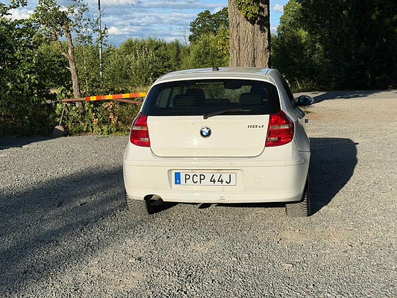 BMW 118d 5 of 19
