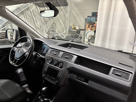 Volkswagen Caddy Maxi 21 of 26