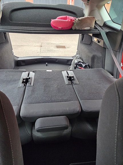 Ford C-Max 17 of 27