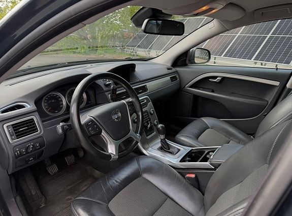 Volvo V70 7 of 9