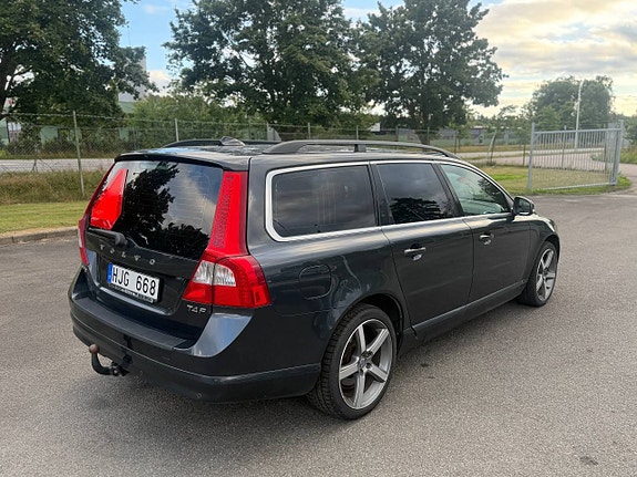 Volvo V70 6 of 9