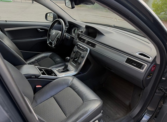 Volvo V70 8 of 9