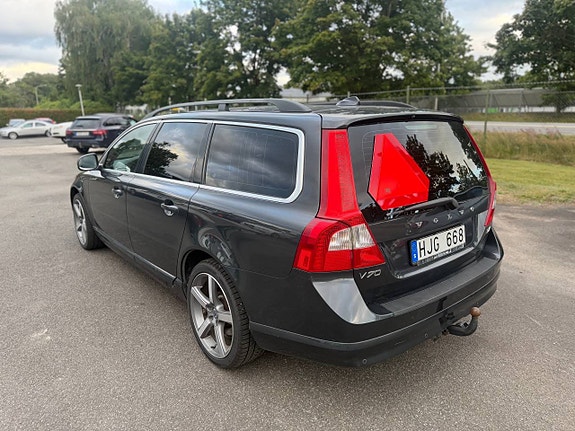 Volvo V70 3 of 9
