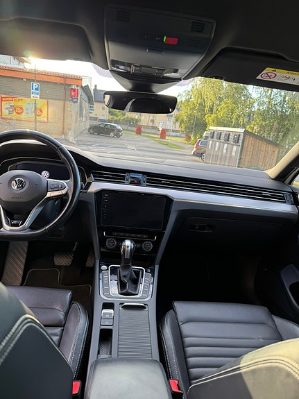 Volkswagen Passat 5 of 12