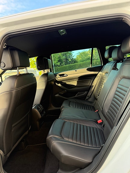 Volkswagen Passat 7 of 12