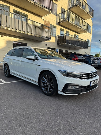 Volkswagen Passat 10 of 12