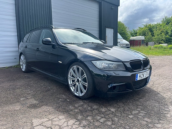 BMW 318d 2 of 4