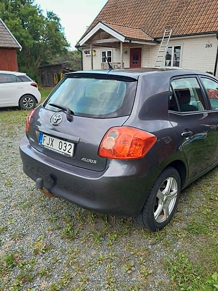 Toyota Auris 3 of 9