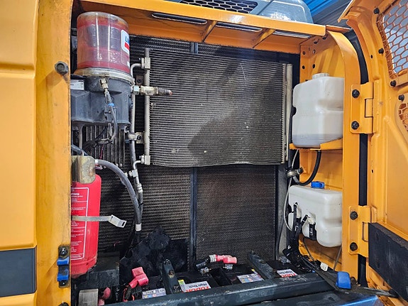 Hyundai HX 220 4 of 7