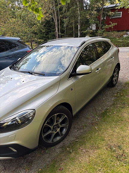 Volvo V40 Cross Country 4 of 8